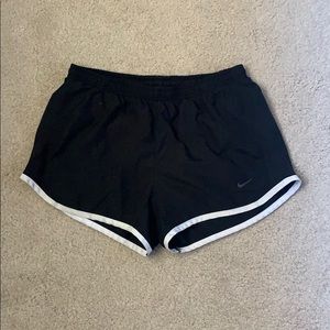 Nike tempo short
